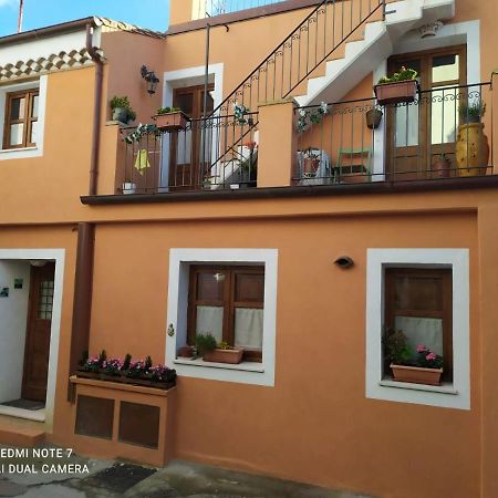 Casa Vacanza La Posadina באוני מראה חיצוני תמונה