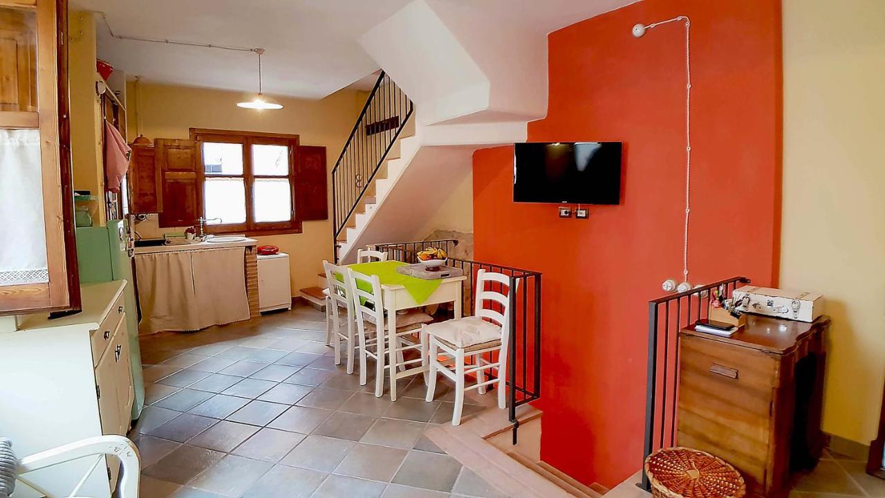 Casa Vacanza La Posadina באוני מראה חיצוני תמונה