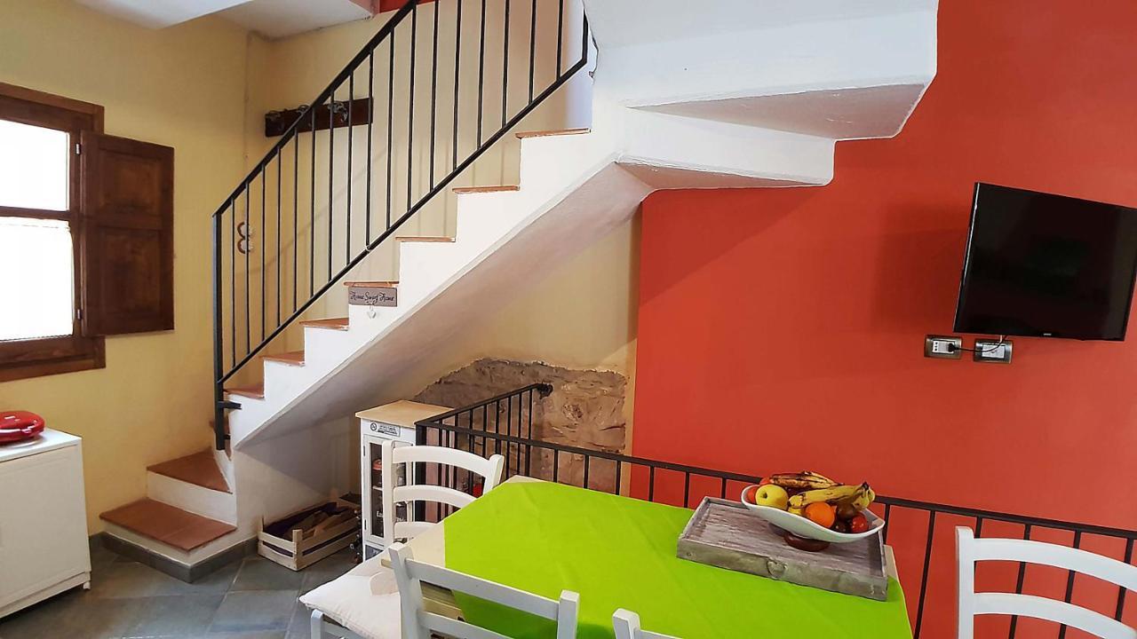 Casa Vacanza La Posadina באוני מראה חיצוני תמונה