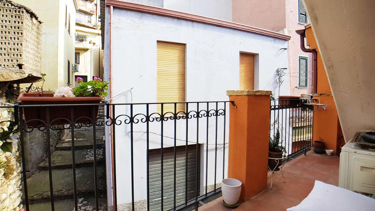 Casa Vacanza La Posadina באוני מראה חיצוני תמונה