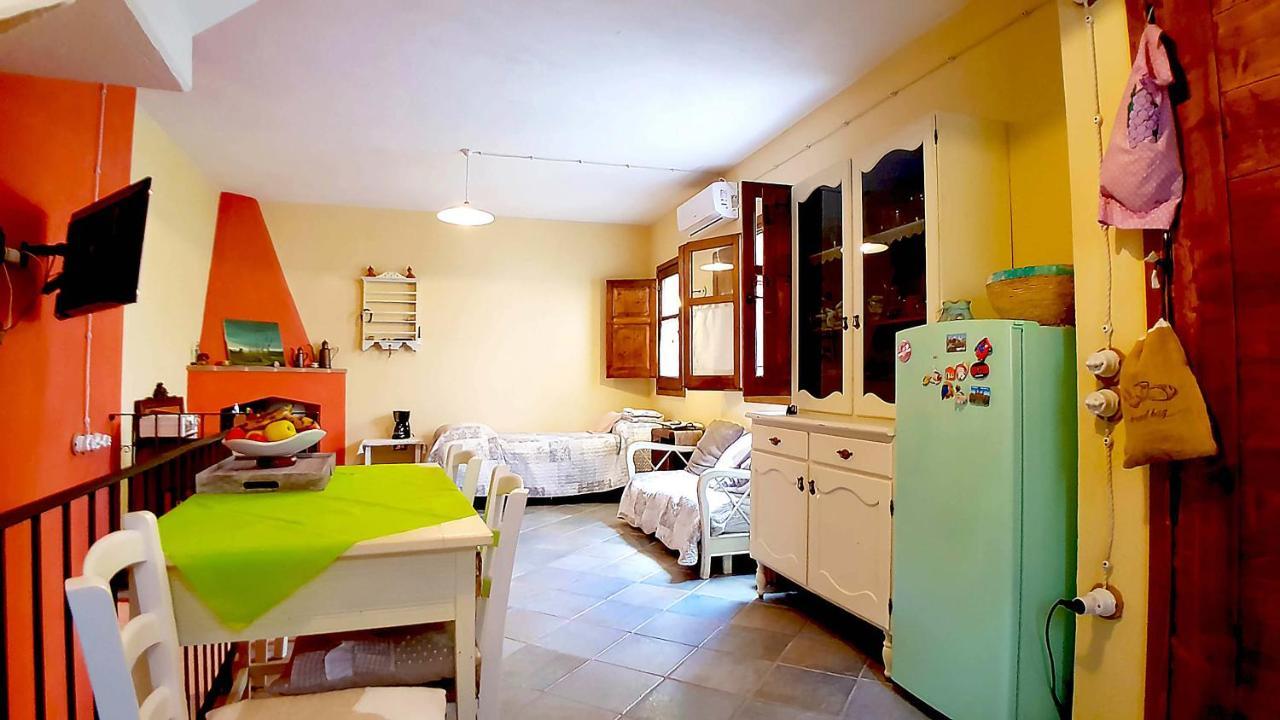 Casa Vacanza La Posadina באוני מראה חיצוני תמונה