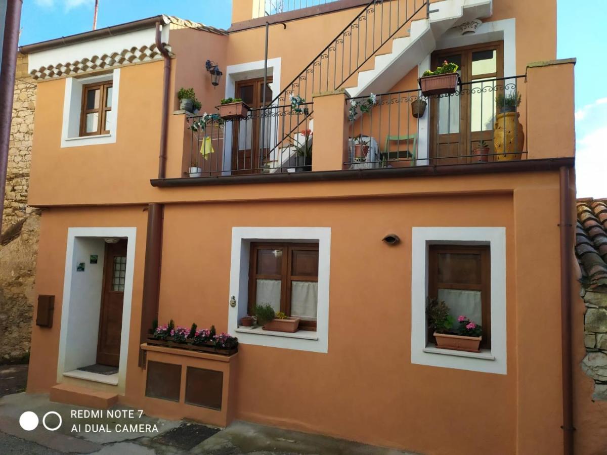 Casa Vacanza La Posadina באוני מראה חיצוני תמונה